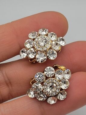 Vintage Crystal Rhinestone Flower Cluster Clip On Earrings Gold Tone